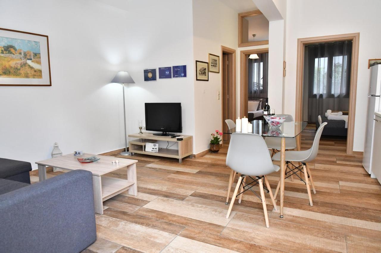 Giorgos House Apartment นาฟปลิโอ ภายนอก รูปภาพ