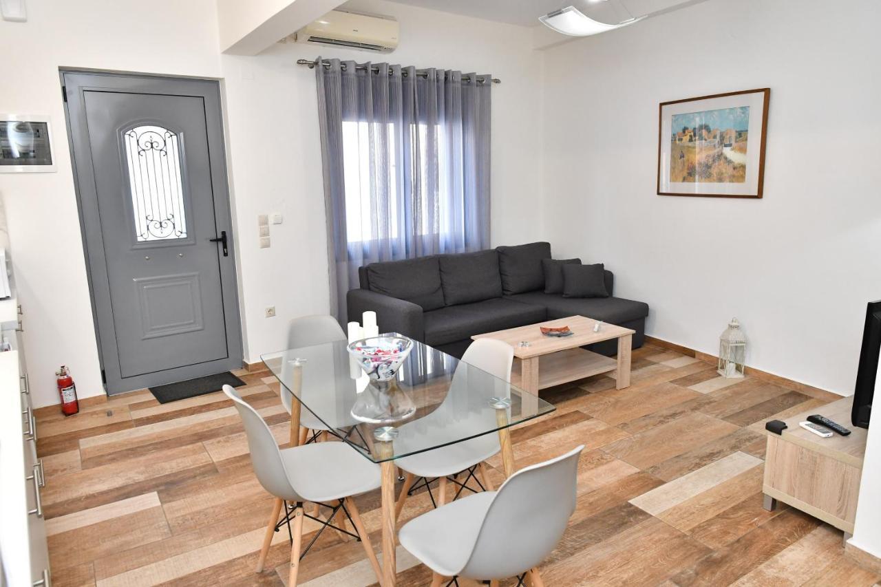 Giorgos House Apartment นาฟปลิโอ ภายนอก รูปภาพ