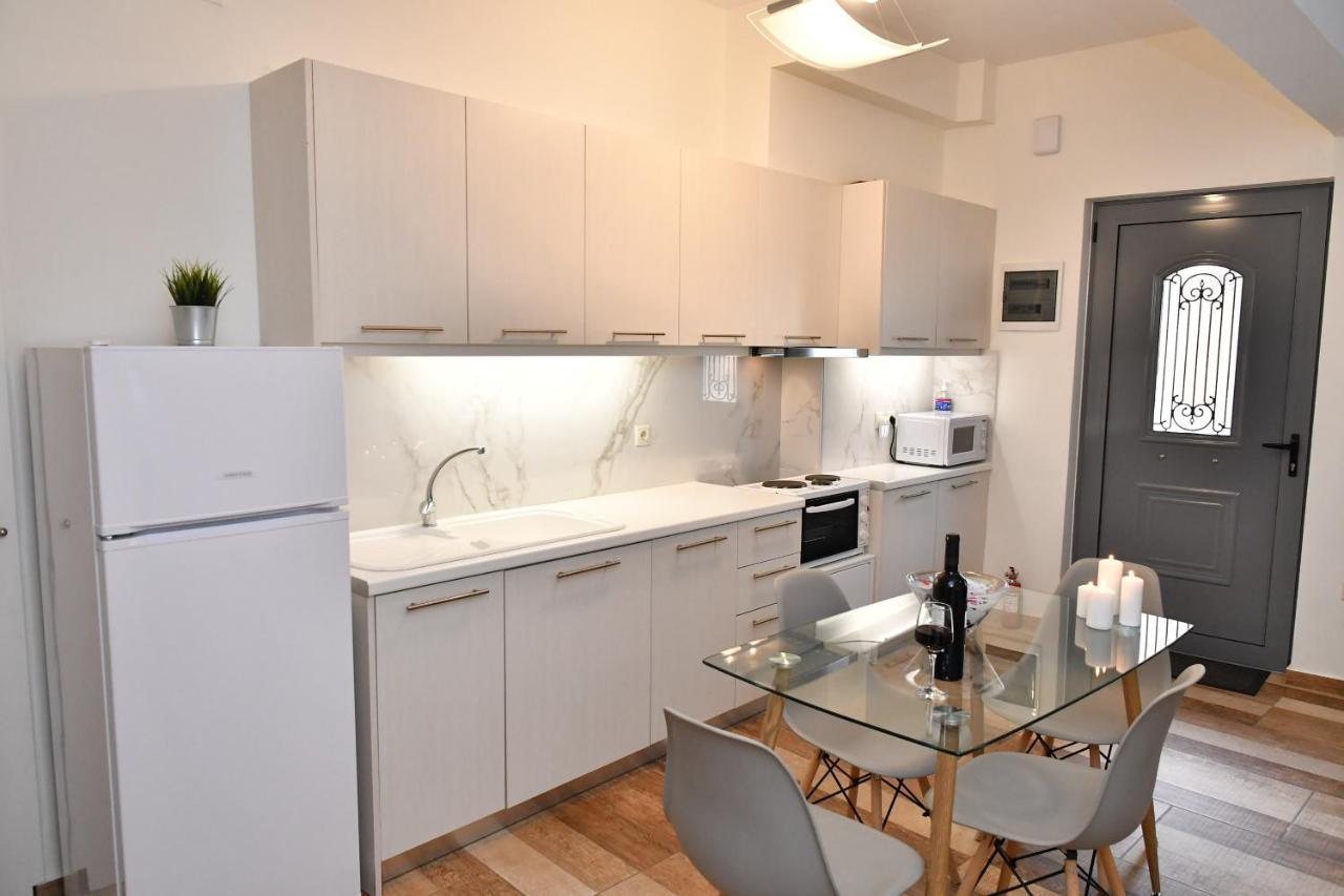 Giorgos House Apartment นาฟปลิโอ ภายนอก รูปภาพ