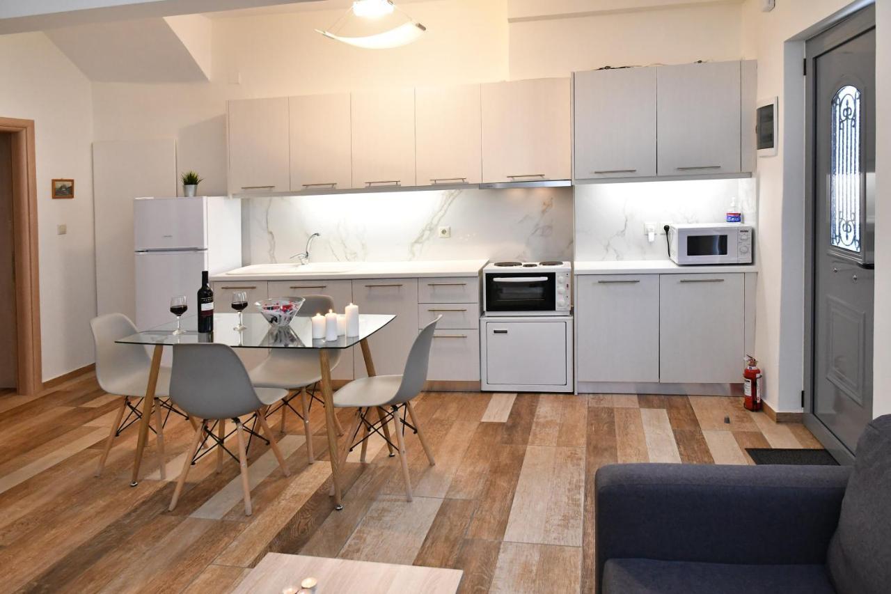 Giorgos House Apartment นาฟปลิโอ ภายนอก รูปภาพ