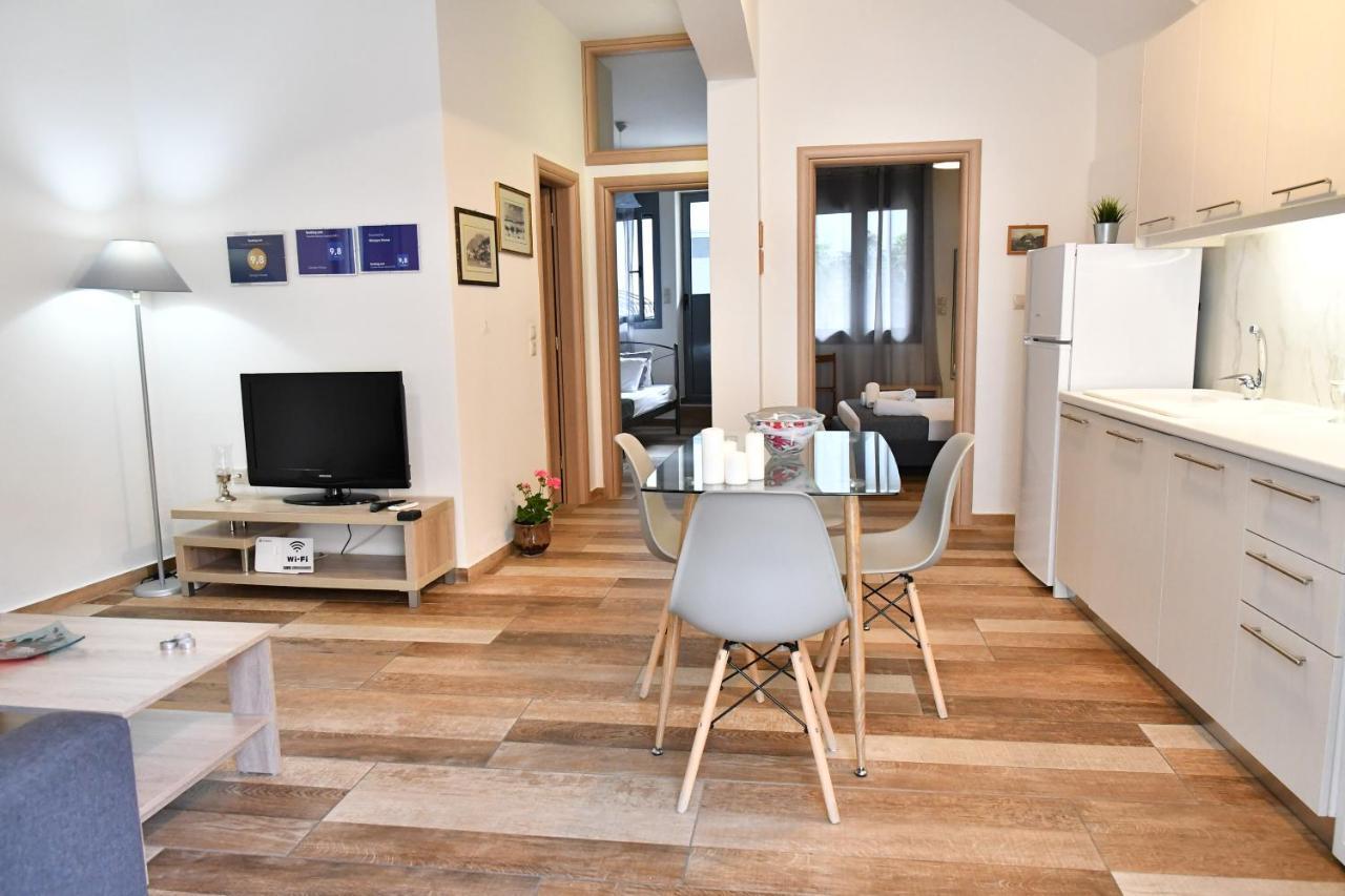 Giorgos House Apartment นาฟปลิโอ ภายนอก รูปภาพ