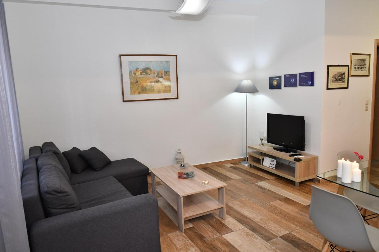 Giorgos House Apartment นาฟปลิโอ ภายนอก รูปภาพ