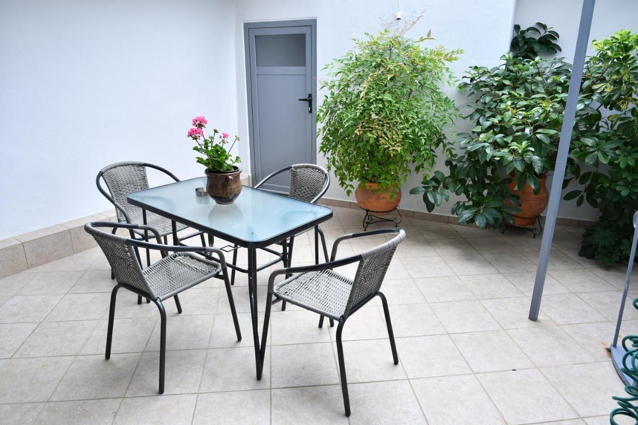 Giorgos House Apartment นาฟปลิโอ ภายนอก รูปภาพ