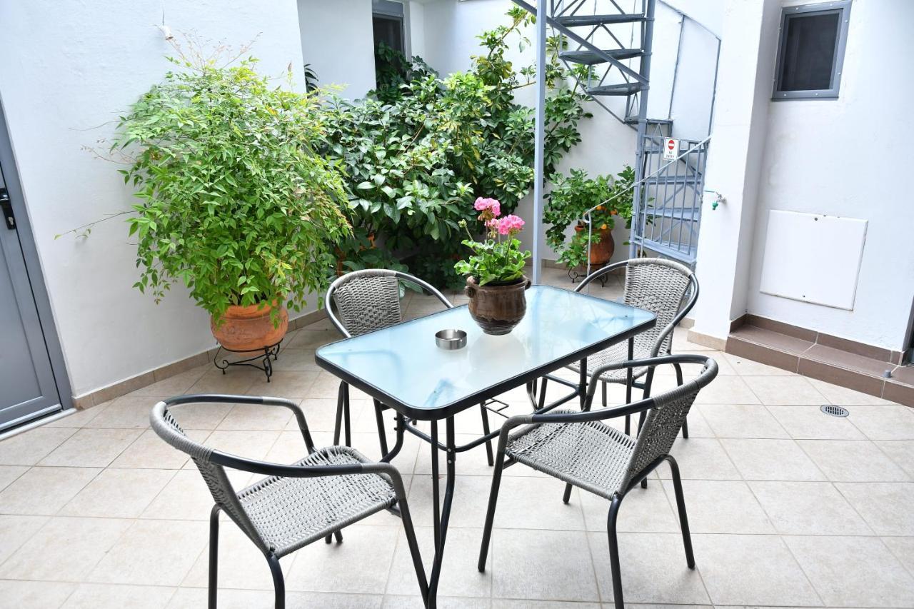 Giorgos House Apartment นาฟปลิโอ ภายนอก รูปภาพ