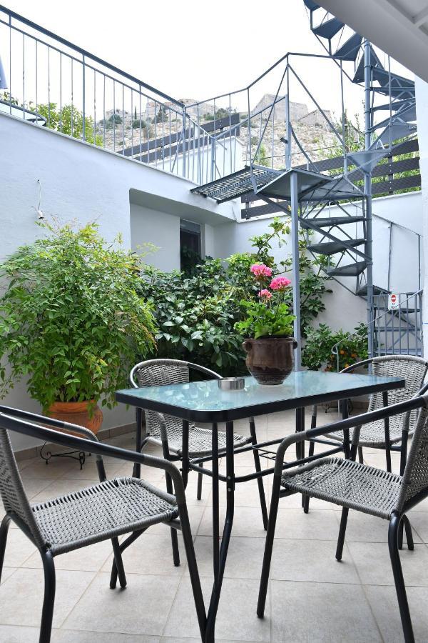 Giorgos House Apartment นาฟปลิโอ ภายนอก รูปภาพ