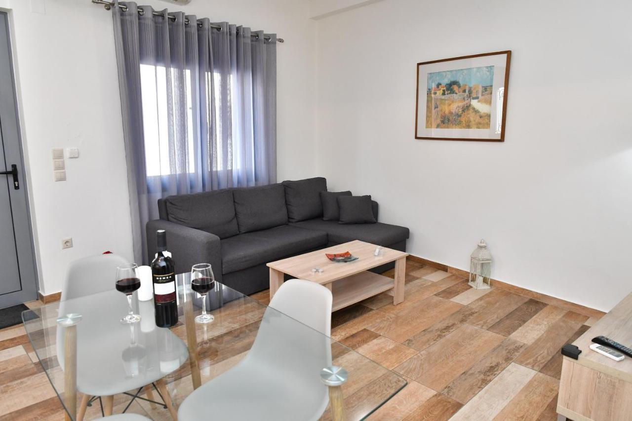 Giorgos House Apartment นาฟปลิโอ ภายนอก รูปภาพ