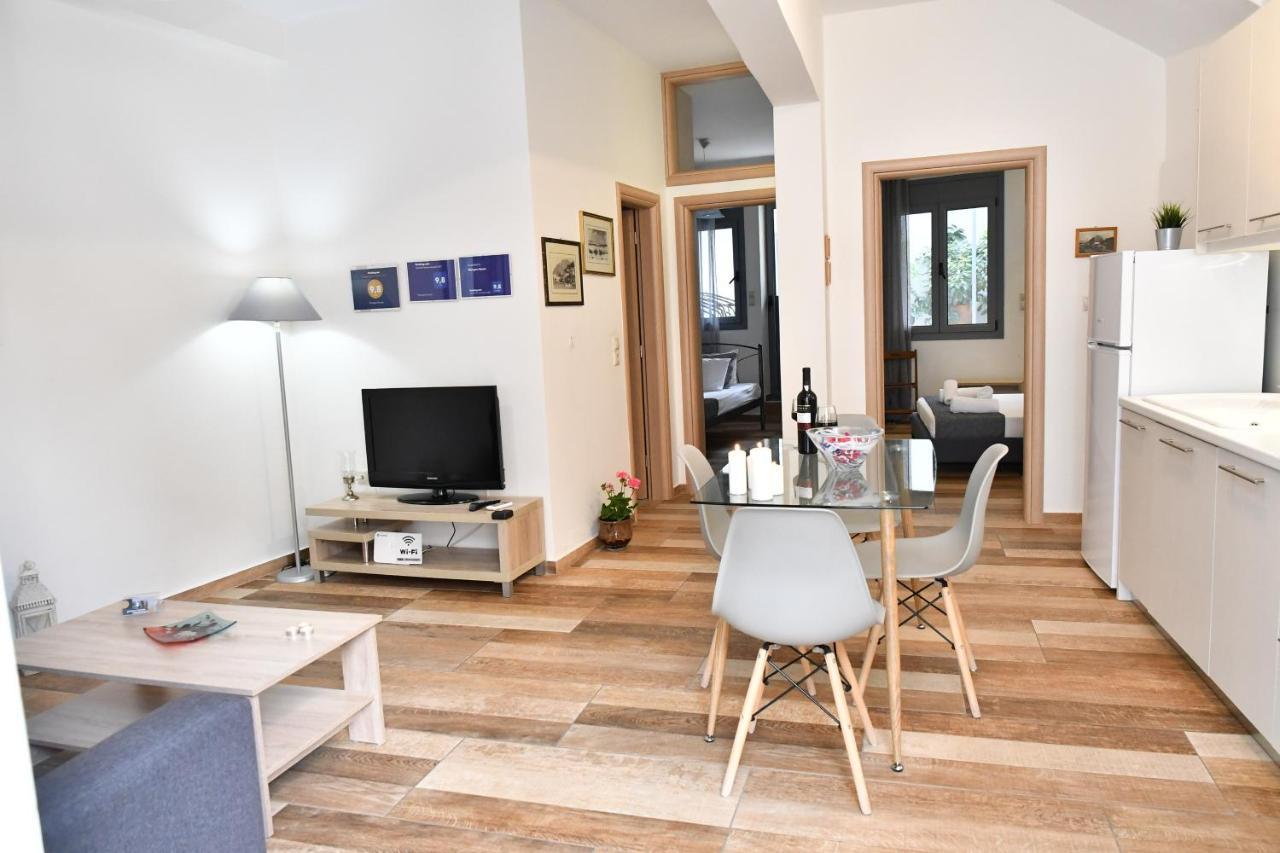 Giorgos House Apartment นาฟปลิโอ ภายนอก รูปภาพ