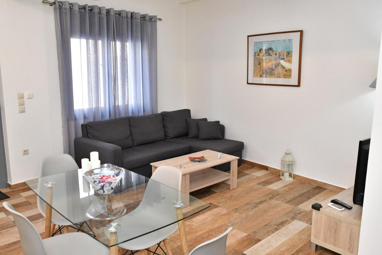 Giorgos House Apartment นาฟปลิโอ ภายนอก รูปภาพ